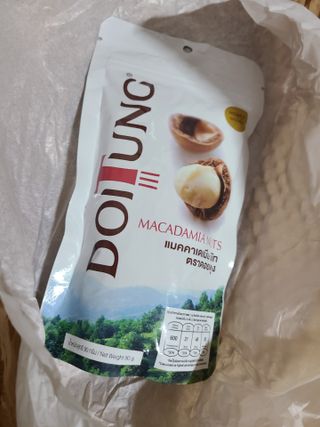 도이퉁 마카다미아 넛 90g  로얄 마카넛 오리지널 쏠트 허니 — 5점을 준 리뷰어가 2021년 9월 올린 사용 사진