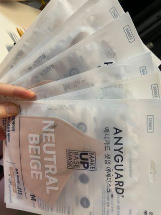 애니가드 셋업메베마스크 (대형 4컬러 + 중형 4컬러) — 5점을 준 리뷰어가 2022년 3월 올린 사용 사진