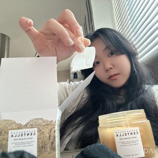 스킨1004 [SKIN1004] 마다가스카르 센텔라 퀵 카밍 패드 70매 130ml — 4점을 준 리뷰어가 2024년 9월 올린 사용 사진