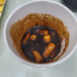 유비쿡 컵떡볶이 매운컵떡볶이2개/ 짜장컵떡볶이 2개  총 4개세트 — 5점을 준 리뷰어가 2021년 4월 올린 사용 사진