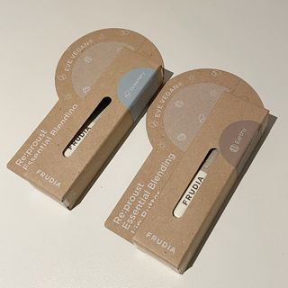 [후르디아] 올리브영 착한보습 비건 립버터 2종 — 3점을 준 리뷰어가 2023년 1월 올린 사용 사진