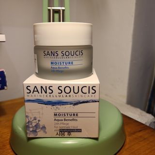 산수시 아쿠아 베네핏 24h 수부지 물광 속건조 수분크림 50ml — 5점을 준 리뷰어가 2021년 7월 올린 사용 사진