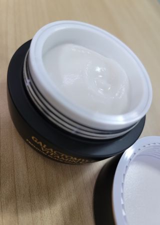 오투에니원 갈락토미세스 비타민 C 프리미엄 블랙스완 크림 50g — 5점을 준 리뷰어가 2022년 12월 올린 사용 사진