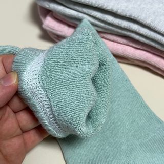 [사이즈가 있는 양말 필로이]여자 순면 통파일 꿀잠 수면 양말【 S, M, L 】3가지 사이즈_컬러 랜덤 3족 — 4점을 준 리뷰어가 2022년 10월 올린 사용 사진