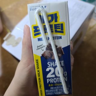 바디랩 프로틴음료 단백질쉐이크 메가프로틴 — 5점을 준 리뷰어가 2022년 5월 올린 사용 사진