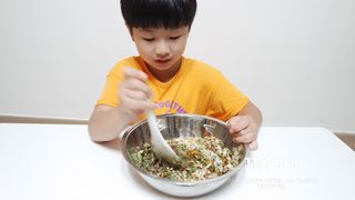 해풀잎 누구나 김밥*1ea [(혼합야채 35g *1ea,  김밥김 (5g, 5ea),  양념간장 (6g, 5ea), 참기름(5g, 2ea)] — 5점을 준 리뷰어가 2022년 8월 올린 사용 사진