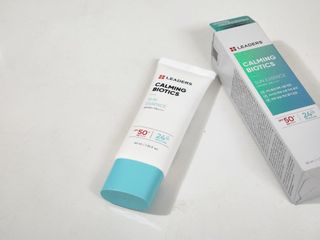 리더스코스메틱 리더스 카밍 바이오틱스 선 에센스 SPF 50+ PA++++ — 5점을 준 리뷰어가 2022년 5월 올린 사용 사진