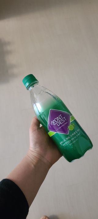 몽베스트 Montbest with Sparkling water Lime20병 — 3.5점을 준 리뷰어가 2022년 5월 올린 사용 사진
