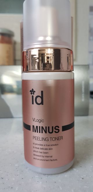 아이디플라코스메틱 아이디 브이로직 마이너스 필링 토너 110ml — 5점을 준 리뷰어가 2022년 1월 올린 사용 사진