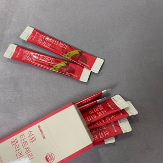 서울약사신협_석류 타트체리 콜라겐_10g x 30포 — 4.5점을 준 리뷰어가 2021년 7월 올린 사용 사진