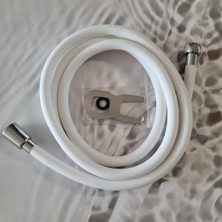 바디빔 물때방지 샤워 호스 2m 꼬임방지 PVC 튜브 — 5점을 준 리뷰어가 2022년 4월 올린 사용 사진