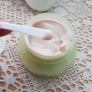 카오리온코스메틱스 사카로미세스와 시카의 만남        릴리피 릴렉싱 크림 진정한 탄력을 경험해보세요 — 4.5점을 준 리뷰어가 2021년 5월 올린 사용 사진