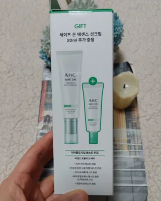 [AHC] 세이프온 에센스 선크림 올리브영 스페셜 증정 기획세트 — 5점을 준 리뷰어가 2022년 6월 올린 사용 사진