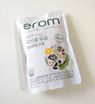 이롬 황성주 박사의 국산콩 두유 검은콩과 17곡 프리미엄 — 5점을 준 리뷰어가 2021년 5월 올린 사용 사진