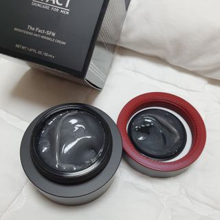 The Fact 더팩트 에스에프엔 브라이트닝 안티 링클 크림 50ml — 5점을 준 리뷰어가 2022년 5월 올린 사용 사진