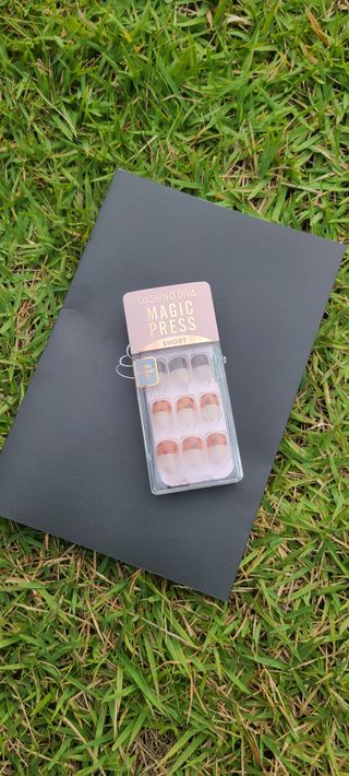 데싱디바 매직프레스 가을신상 숏 스퀘어_3종 중 택1 — 5점을 준 리뷰어가 2021년 9월 올린 사용 사진