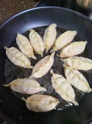 삼양냉동 [삼양] 얇은피불닭왕교자+얇은피까르보불닭왕교자 총4팩 — 5점을 준 리뷰어가 2021년 2월 올린 사용 사진