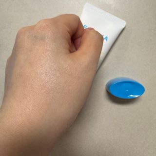 나우 [후르디아] 백탁NO! 화잘먹 수분광 선 에센스✨ — 5점을 준 리뷰어가 2025년 3월 올린 사용 사진