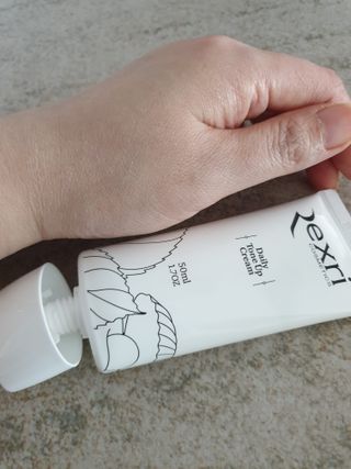 렉스리 데일리 톤업 크림 Rexri Daily Tone Up Cream — 5점을 준 리뷰어가 2022년 9월 올린 사용 사진