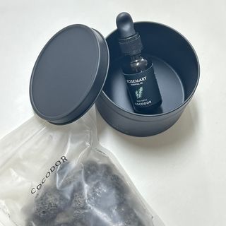 [코코도르] 스톤 에센셜 디퓨저 세트 (틴케이스+스톤+에센셜오일 20ml*2ea) — 4점을 준 리뷰어가 2024년 8월 올린 사용 사진