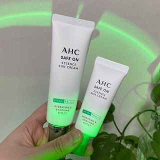 [AHC] 세이프온 에센스 선크림 올리브영 스페셜 증정 기획세트 — 5점을 준 리뷰어가 2022년 6월 올린 사용 사진