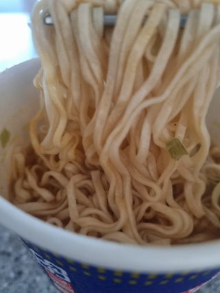 NISSIN 닛신 컵누들  4종 - 씨푸드오리지날, 씨푸드 스파이시, 씨푸드 커리, 씨푸드 XO소스 — 5점을 준 리뷰어가 2022년 4월 올린 사용 사진
