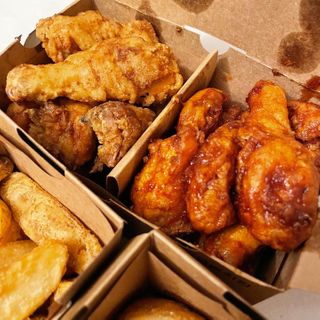 [교촌치킨 영등포역점] 치킨 메뉴 중 택1 — 5점을 준 리뷰어가 2021년 1월 올린 사용 사진