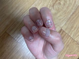 [네일가게] 햇빛에 닿으면 색이 변하는 신기한 햇살 반전 네일스티커_B — 5점을 준 리뷰어가 2021년 8월 올린 사용 사진