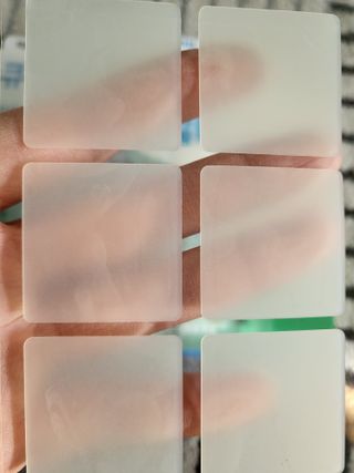 [큐어반H 커팅] 간편하게 떼서 쓰는 자외선차단 습윤밴드 (1팩/30매입) — 5점을 준 리뷰어가 2022년 12월 올린 사용 사진