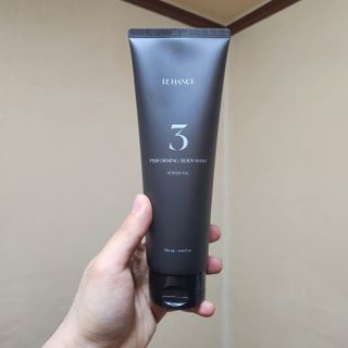 르핸스 퍼포밍 3 바디워시 비반트포렛/베티버포그 — 5점을 준 리뷰어가 2023년 1월 올린 사용 사진