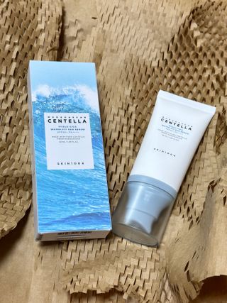 [스킨1004] 마다가스카르 센텔라 히알루-시카 워터핏 선세럼 50ml — 5점을 준 리뷰어가 2024년 5월 올린 사용 사진