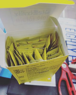 자연에온 경남제약 비타민 쉬머 저분자콜라겐 20g x 30포 — 5점을 준 리뷰어가 2021년 12월 올린 사용 사진