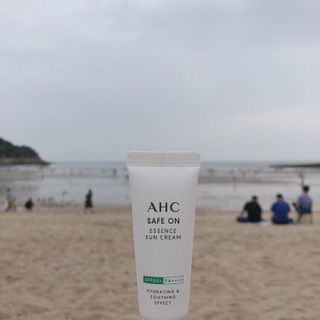 [AHC] 세이프온 에센스 선크림 올리브영 스페셜 증정 기획세트 — 5점을 준 리뷰어가 2022년 6월 올린 사용 사진