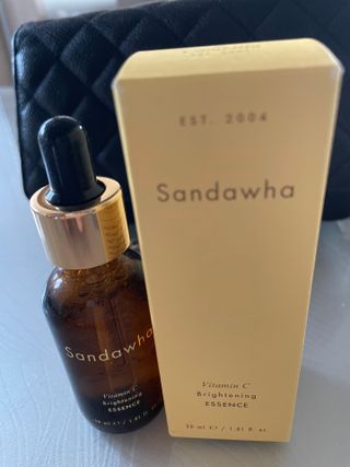 스킨큐어 산다화 비타민c 화이트닝 에센스 30ml — 4.5점을 준 리뷰어가 2023년 12월 올린 사용 사진