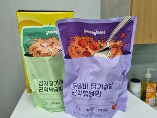 [푸딩팩토리] 요잇조잇 닭갈비 닭가슴살/김치 닭가슴살 곤약볶음밥 2종 (김치볶음밥 2개 닭갈비 볶음밥 1개) — 5점을 준 리뷰어가 2022년 8월 올린 사용 사진
