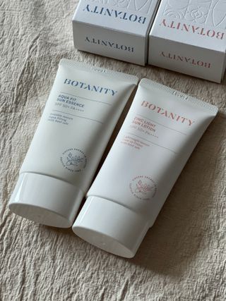 보타니티 촉촉수분자차 아쿠아핏 선 에센스 50ml + 보송톤업자차 징크 선 로션 50ml SPF50+ PA++++ (4/25) — 5점을 준 리뷰어가 2022년 5월 올린 사용 사진