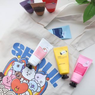 쿤달 BT21 시어버터 앤 마카다미아 퓨어 핸드크림 50ml 7구 기프트 세트 — 5점을 준 리뷰어가 2021년 3월 올린 사용 사진
