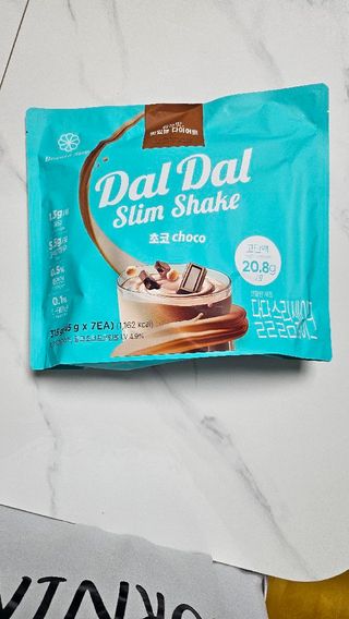 달달슬림쉐이크 프리 (릴스) 달달슬림 맛있는 단백질 쉐이크 파우치 다이어트 식사대용 프로틴 파우더 보충제 — 5점을 준 리뷰어가 2025년 8월 올린 사용 사진