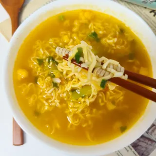 NISSIN 닛신 컵누들  4종 - 씨푸드오리지날, 씨푸드 스파이시, 씨푸드 커리, 씨푸드 XO소스 — 5점을 준 리뷰어가 2022년 4월 올린 사용 사진