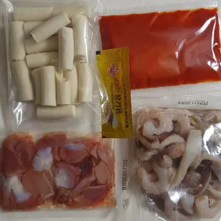 화끈한녀석들 새오똥400g 새우,오징어,똥집 볶음요리 소스,밀떡, 참기름 포함 — 5점을 준 리뷰어가 2022년 12월 올린 사용 사진