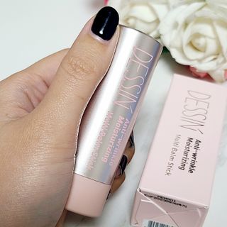 바르는뷰티 데생멀티밤 식물유래성분 97 저분자콜라겐 피부수분 미백 주름개선 멀티밤스틱 — 5점을 준 리뷰어가 2021년 11월 올린 사용 사진