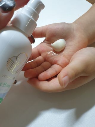 mom e 맘이 내추럴 베이비 케어 크림+바디오일 — 5점을 준 리뷰어가 2021년 1월 올린 사용 사진