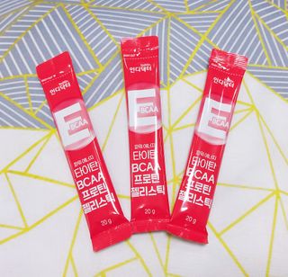 [인디닥터] 타이탄 BCAA 프로틴 젤리스틱 — 5점을 준 리뷰어가 2022년 5월 올린 사용 사진