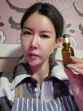 스킨큐어 산다화 비타민c 화이트닝 에센스 30ml — 5점을 준 리뷰어가 2023년 12월 올린 사용 사진