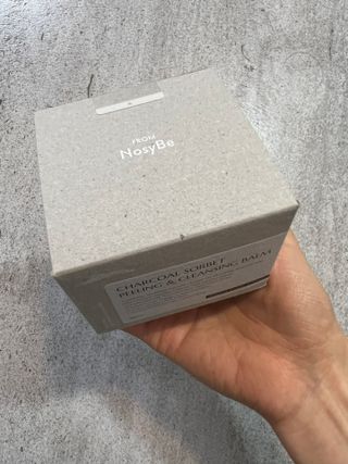 프롬노시베 차콜 소르베 필링 앤 클렌징 밤 — 5점을 준 리뷰어가 2021년 12월 올린 사용 사진