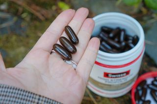 Swisse 스위스 고함량 프로폴리스 2,000mg 210정 — 5점을 준 리뷰어가 2021년 5월 올린 사용 사진