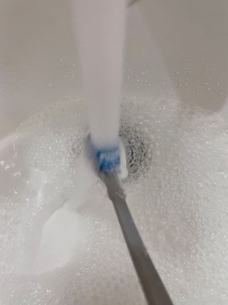 프리마인 유해균 뿐만 아니라 유익균까지 씻어내는 치약은 그만, 건강한 구강환경을 만드는 덴탈엔오 — 5점을 준 리뷰어가 2022년 5월 올린 사용 사진