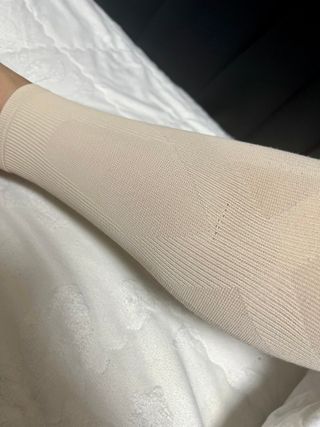 하트플로우 종아리 압박 밴드 스타킹 — 5점을 준 리뷰어가 2022년 9월 올린 사용 사진