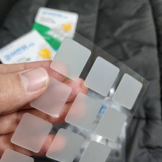 [큐어반H 커팅] 간편하게 떼서 쓰는 자외선차단 습윤밴드 (1팩/30매입) — 5점을 준 리뷰어가 2022년 12월 올린 사용 사진