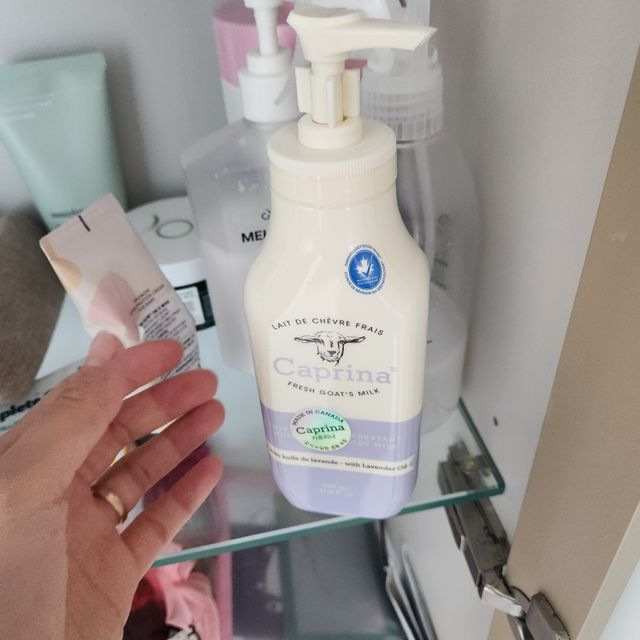 카프리나 산양밀크 모이스춰라이징 바디로션 350ml(라벤더향) 리뷰 사진